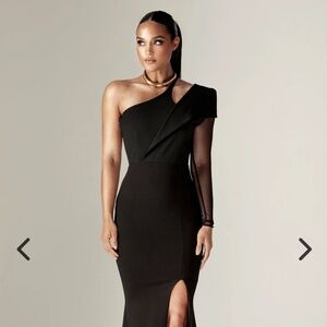 Aliava Abigail One Sleeve Maxi Dress